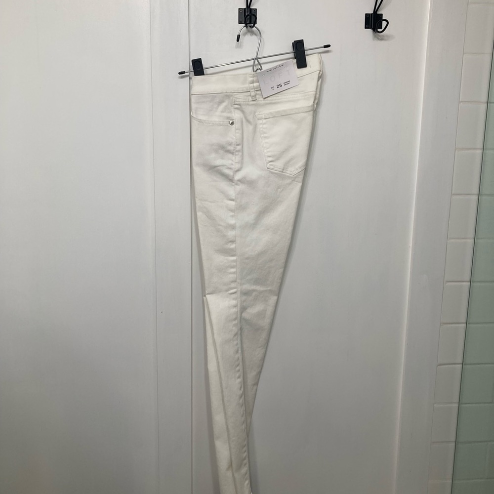 LOFT 25/0 White Jeans